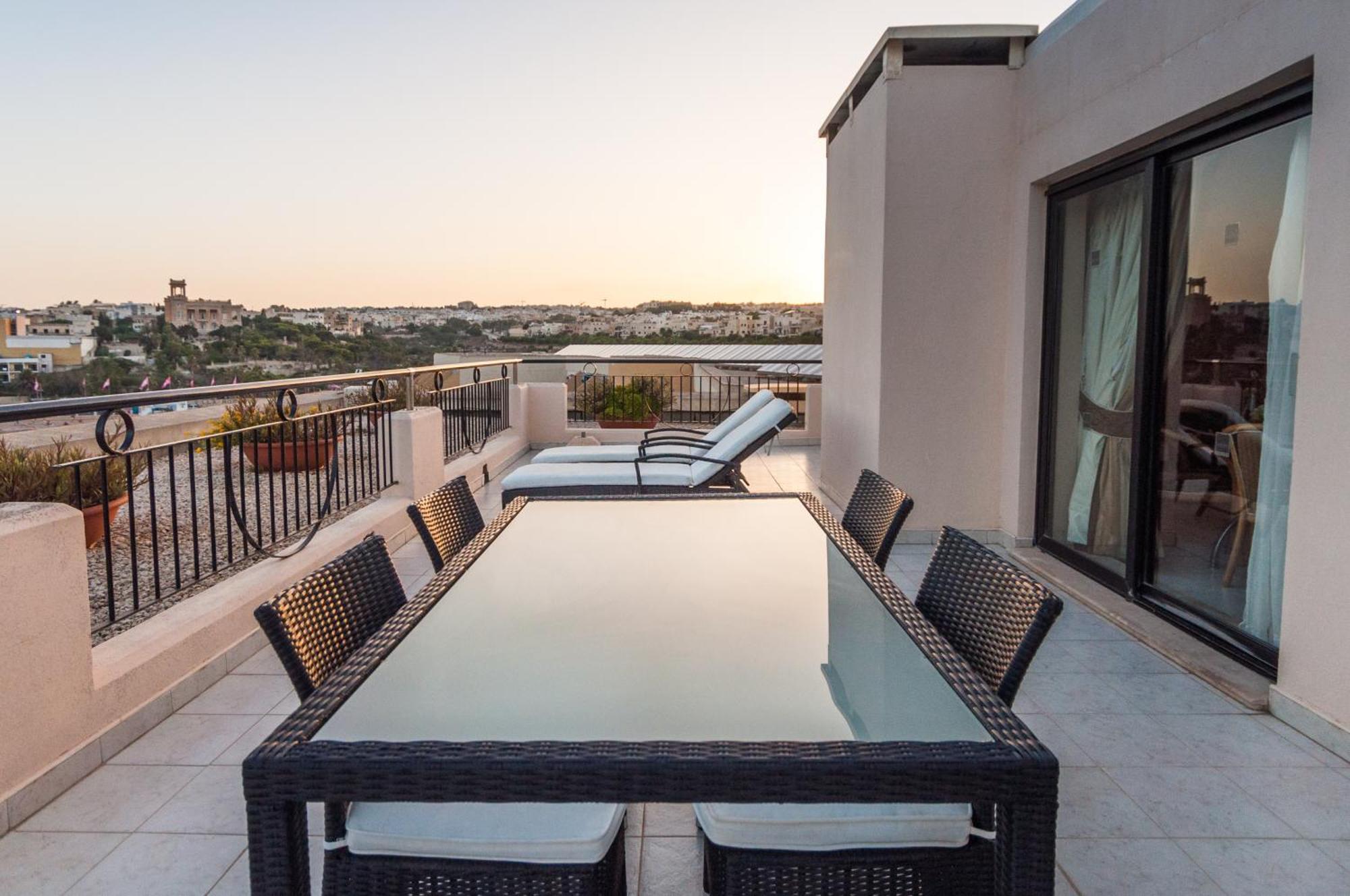Verdi St George'S Bay Marina San Ġiljan Exterior foto